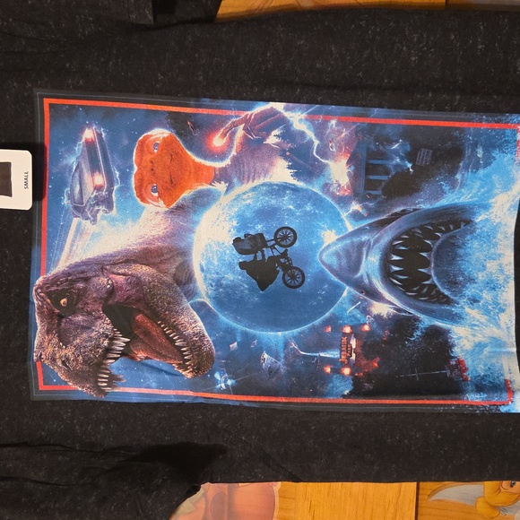 Universal Shirt - Picture 2 of 10